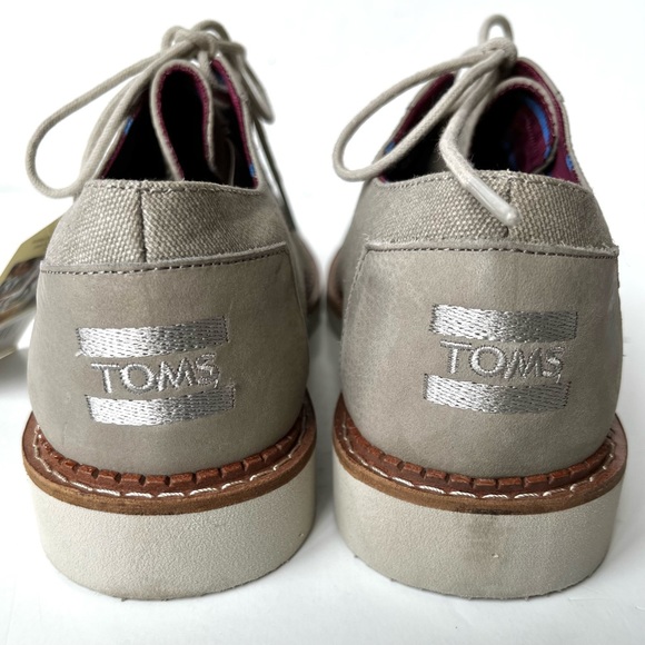 NEW IN BOX Toms Men’s Brogue Leather Shoes in Taupe 8M - Picture 9 of 15